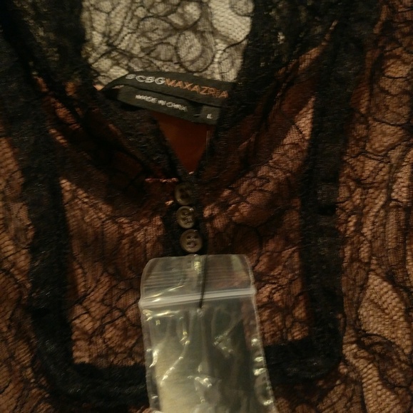 New! Gorgeous BCBGMAXAZRIA Black Lace Top! L - Picture 3 of 7